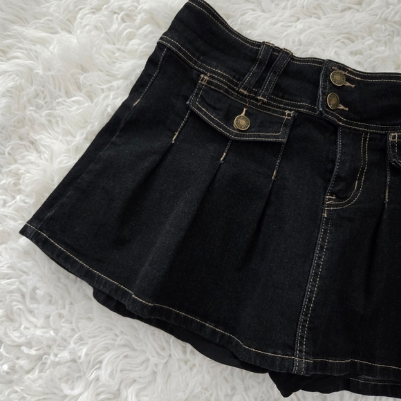 Emerson Lang Jean Skort. Size Medium. New. - Picture 2 of 9
